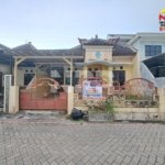 dikontrakkan rumah 3 kamar tidur di mendut regency tamanbaru banyuwangi