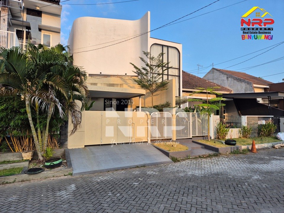 Disewakan Rumah Modern Full Furniture 2 Lantai di Tamanbaru Banyuwangi, Cocok untuk Hunian Keluarga dan Profesional